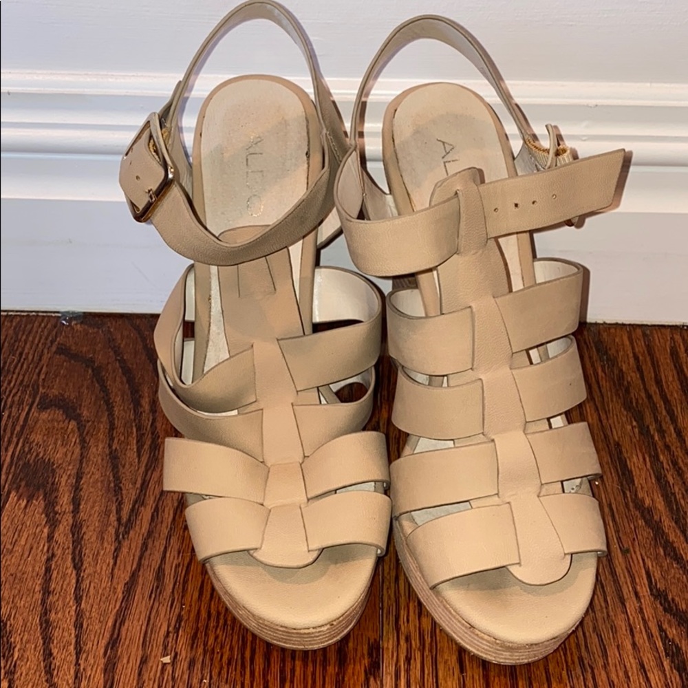 Nude Aldo platform heels